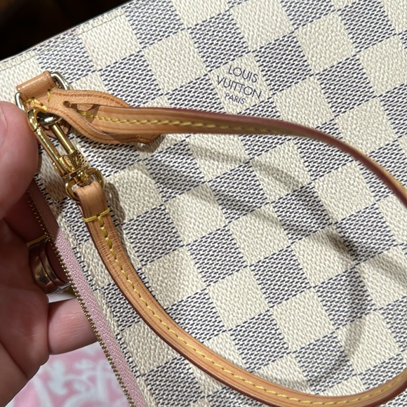 Authentic Neverfull large pouch! Damier Azur with strap! - Picture 11 of 17